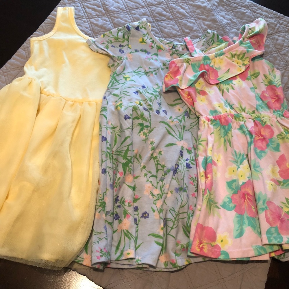 3 little girls dress 3T selling together